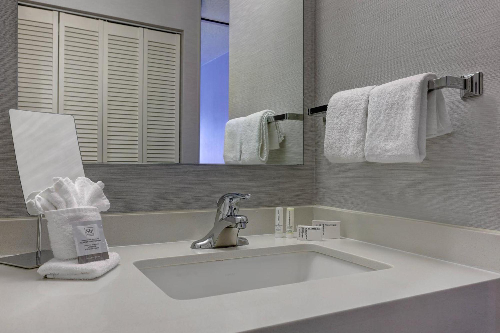 Courtyard By Marriott Portland Southeast/קלקאמאס מראה חיצוני תמונה