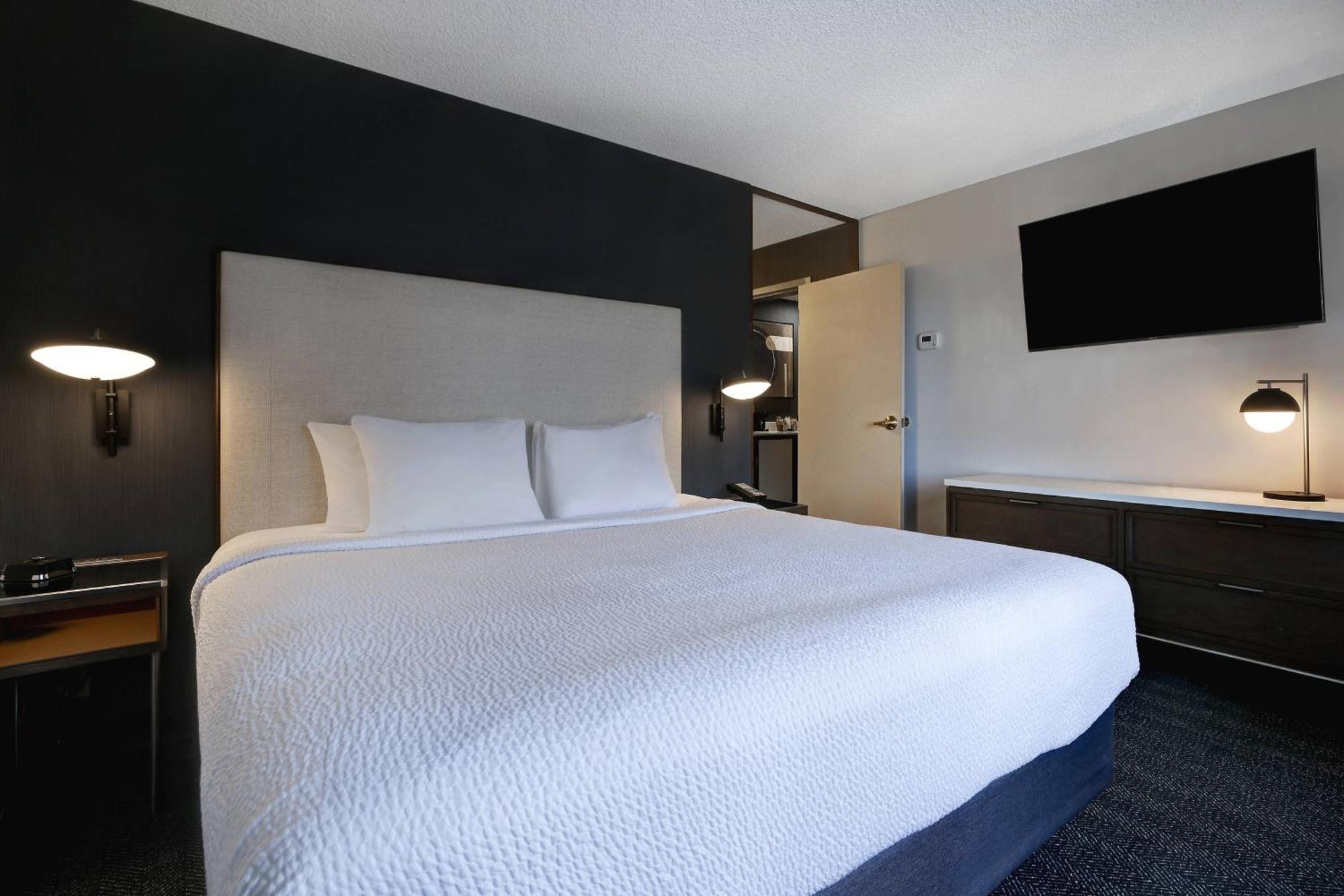 Courtyard By Marriott Portland Southeast/קלקאמאס מראה חיצוני תמונה