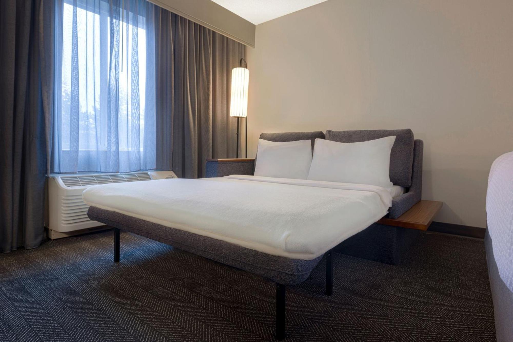 Courtyard By Marriott Portland Southeast/קלקאמאס מראה חיצוני תמונה